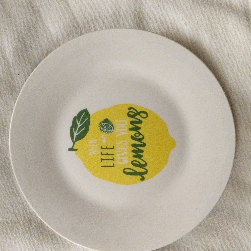 "When life gives u lemons" dessert / salad Plate New